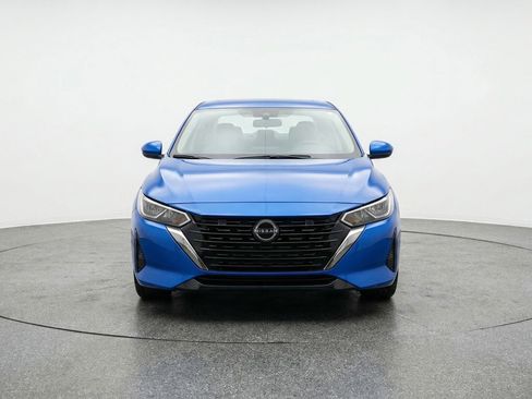 Used 2025 Nissan Sentra SV image 2