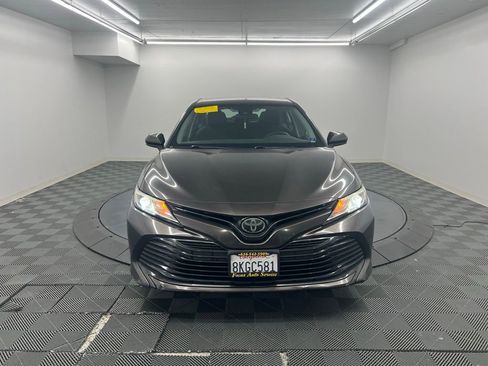 Used 2019 Toyota Camry LE image 5