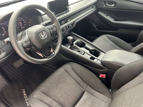 Used 2023 Honda Accord EX image 10