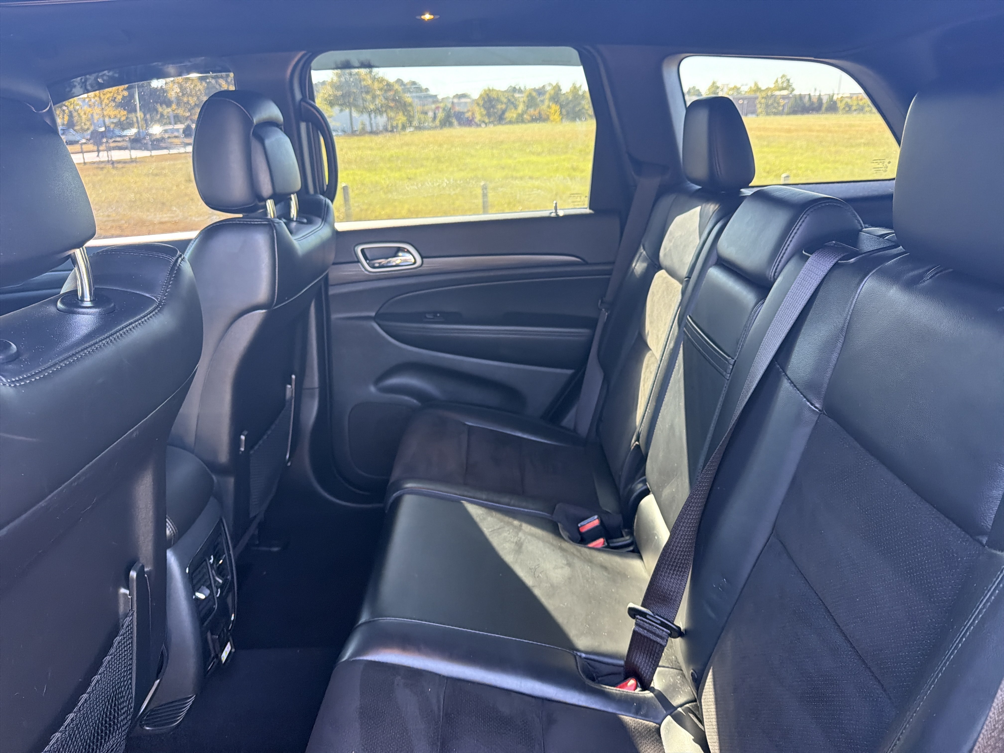 Used 2020 Jeep Grand Cherokee Altitude AWD/4WD image 26
