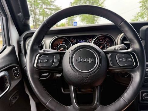 Used 2022 Jeep Wrangler Unlimited Sport AWD/4WD image 19