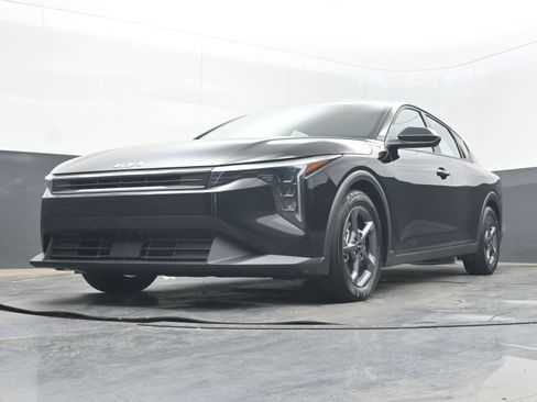 Used 2025 Kia K4 FWD image 26