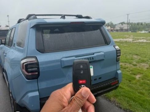 Used 2025 Toyota 4Runner TRD Sport AWD/4WD image 4