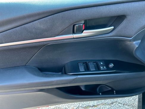 Used 2025 Toyota Camry LE image 18