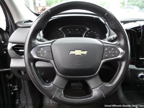 Used 2019 Chevrolet Traverse LT w/ LT Premium Package AWD/4WD image 17