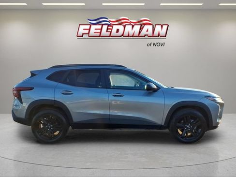Used 2025 Chevrolet Trax ACTIV w/ Sunroof Package FWD image 7
