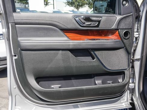 Certified 2024 Lincoln Navigator Premiere AWD/4WD image 28