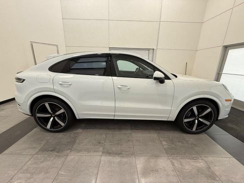 Certified 2026 Porsche Cayenne Coupe AWD/4WD image 9