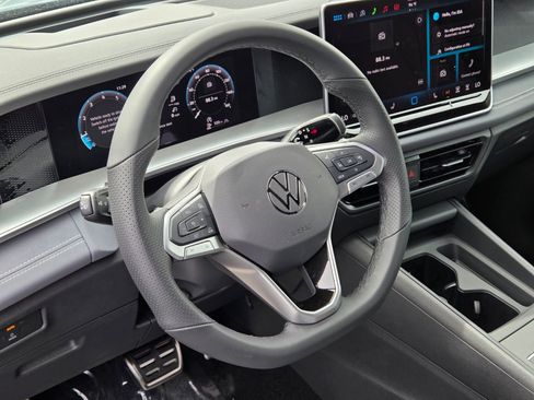 New 2026 Volkswagen Tiguan SE R-Line AWD/4WD image 11