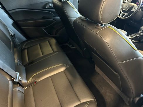 Used 2024 Chevrolet Trax ACTIV w/ Sunroof Package FWD image 18