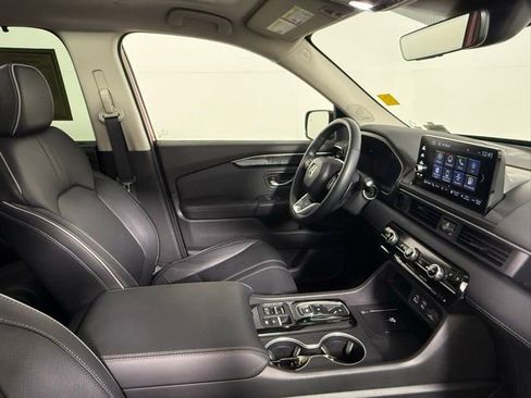 Used 2025 Honda Pilot Elite image 52