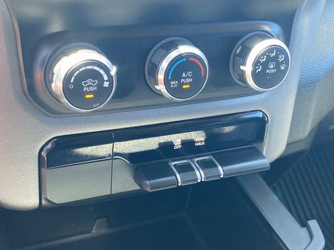 Used 2019 RAM 1500 Big Horn RWD image 21