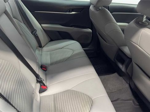 Used 2021 Toyota Camry SE w/ Convenience Package image 15