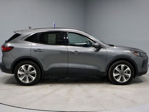 Certified 2025 Ford Escape Platinum image 7