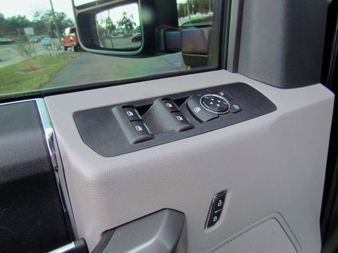 Used 2019 Ford F250 XLT w/ XLT Value Package image 22