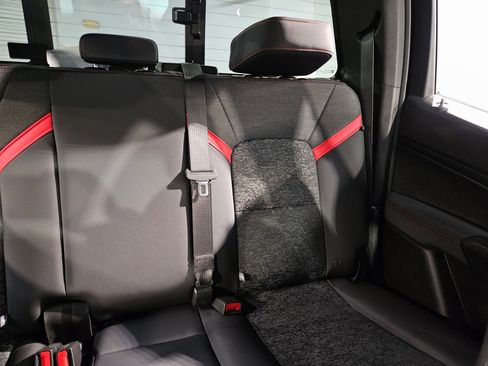 Used 2025 Chevrolet Colorado Z71 image 14