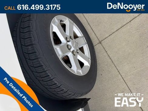 Used 2013 GMC Acadia SLE FWD image 11