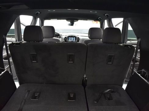 Used 2023 Chevrolet Traverse LT FWD image 25