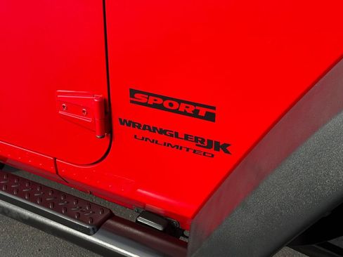 Used 2018 Jeep Wrangler Unlimited Sport S AWD/4WD image 16