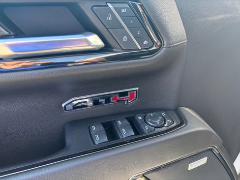 Used 2023 GMC Sierra 1500 AT4 image 11