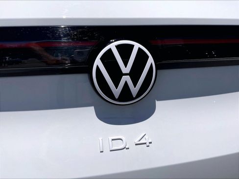 Certified 2023 Volkswagen ID.4 Pro RWD image 29