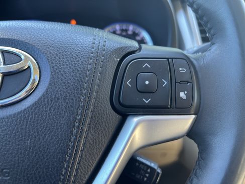 Used 2016 Toyota Highlander XLE FWD image 20