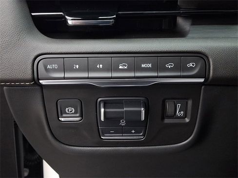 Used 2024 Cadillac Escalade ESV Premium Luxury w/ Performance Package image 28