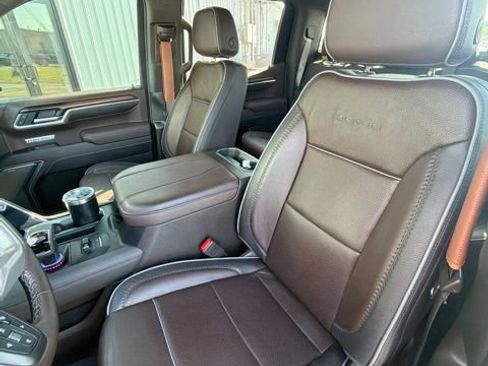 Used 2025 GMC Sierra 1500 Denali AWD/4WD image 8