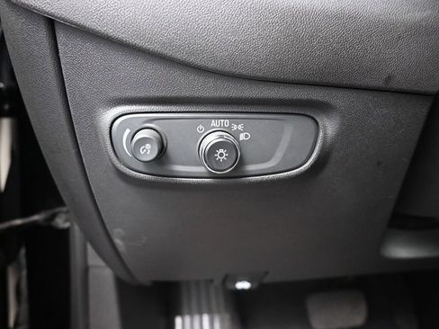 Used 2024 Chevrolet Equinox LT image 18