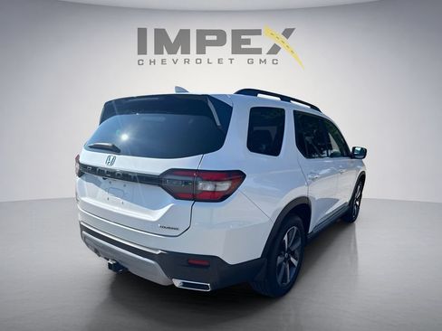 Used 2023 Honda Pilot Touring image 5
