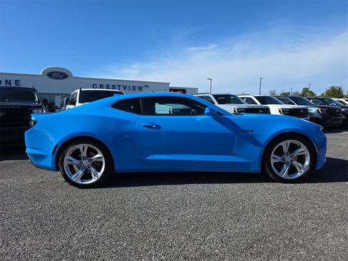 Used 2023 Chevrolet Camaro LT w/ RS Package image 4