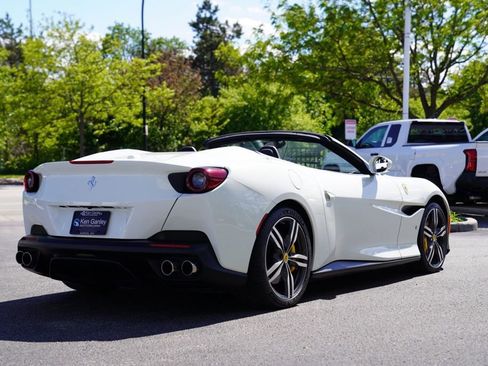 Used 2019 Ferrari Portofino RWD image 17