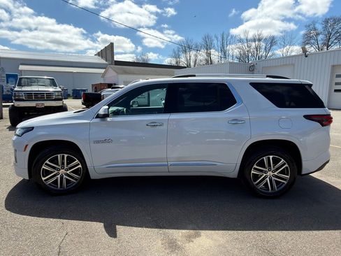Used 2023 Chevrolet Traverse High Country FWD image 14
