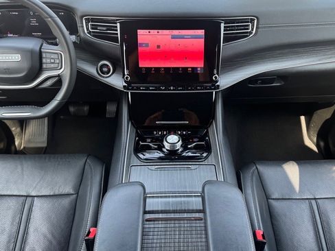 Used 2023 Jeep Wagoneer L Series III w/ Preferred Equipment Group image 10