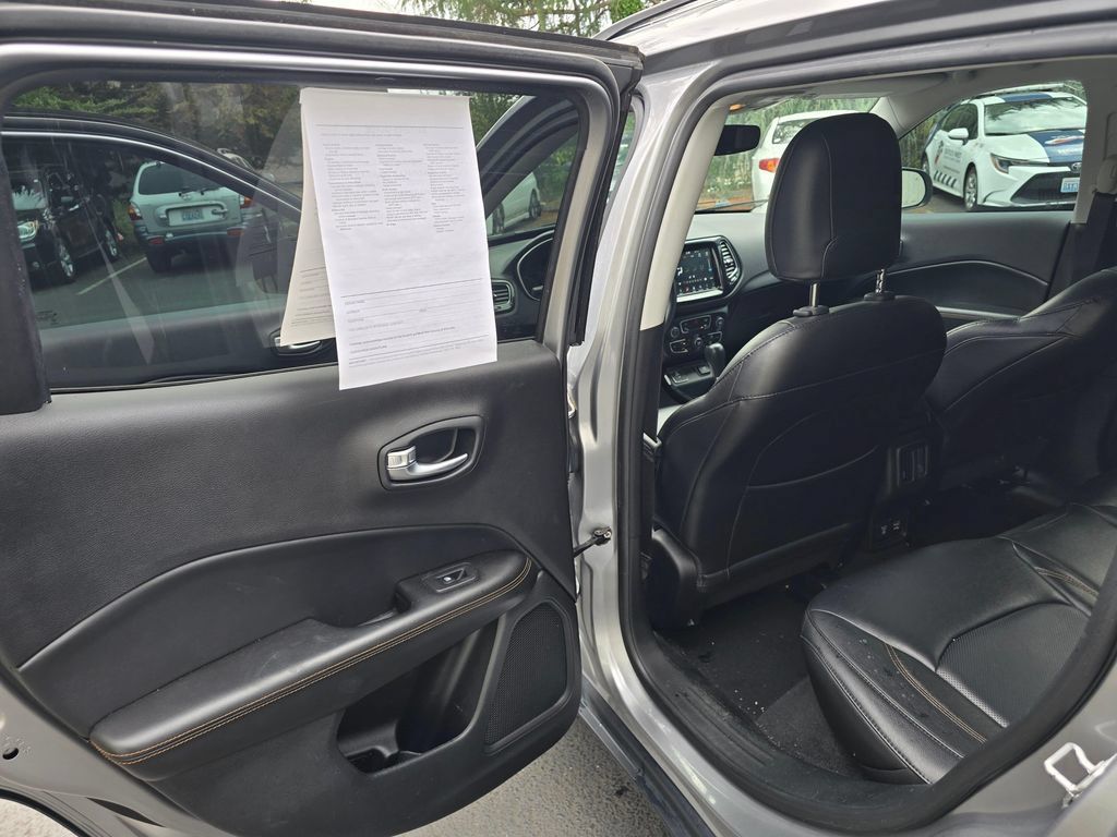 Used 2018 Jeep Compass Limited w/ Navigation Group FWD image 8