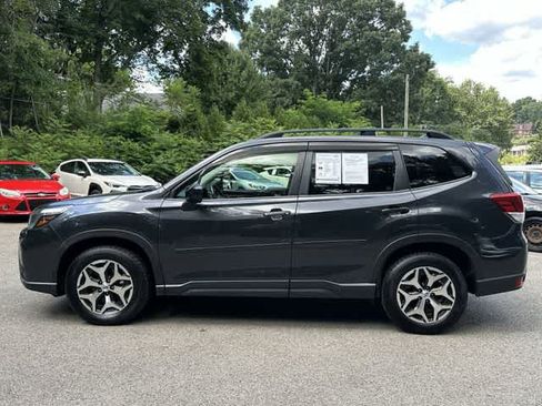Used 2019 Subaru Forester Premium AWD/4WD image 2