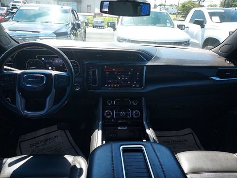 Used 2021 GMC Yukon XL Denali AWD/4WD image 15