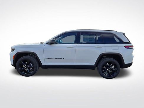 New 2026 Jeep Grand Cherokee Limited w/ Limited Altitude Package image 7