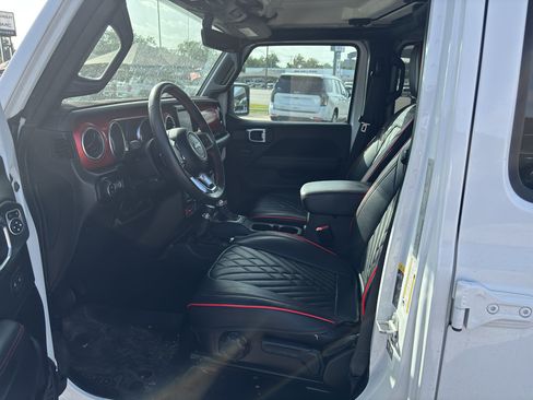 Used 2022 Jeep Gladiator Rubicon w/ LED Lighting Group AWD/4WD image 11