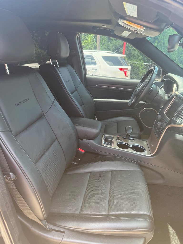 Used 2015 Jeep Grand Cherokee Summit w/ Platinum Series Group AWD/4WD image 31