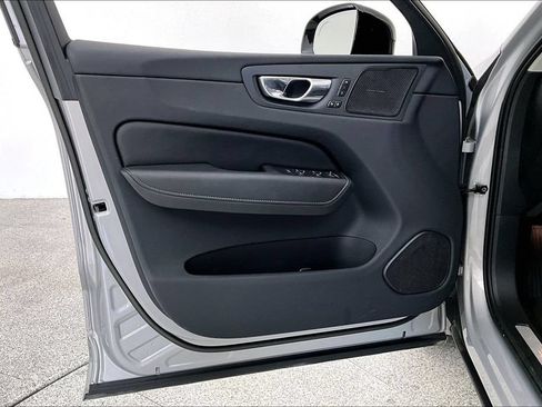 Used 2023 Volvo XC60 B5 Ultimate w/ Climate Package FWD image 23