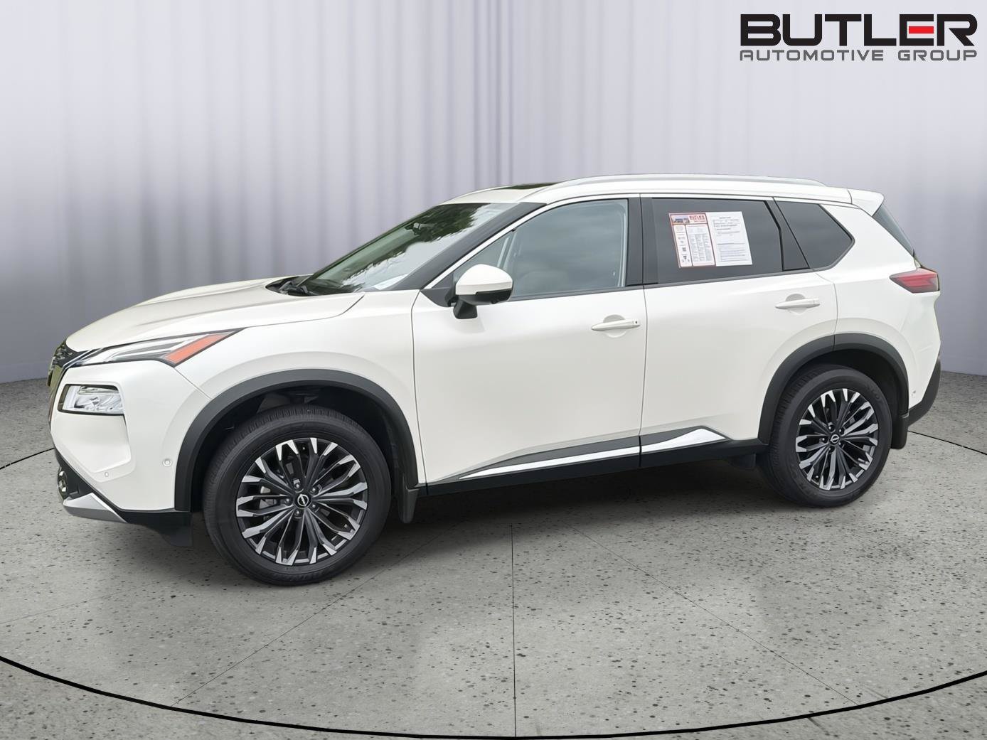 Used 2023 Nissan Rogue Platinum w/ Platinum Premium Package AWD/4WD image 3