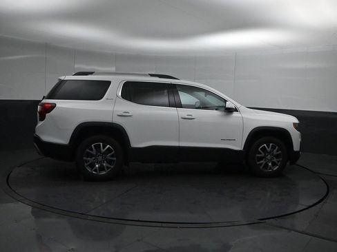 Used 2023 GMC Acadia SLT image 3
