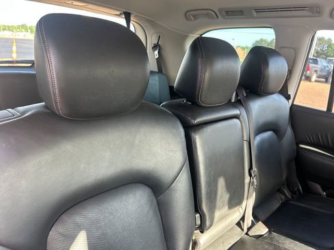 Used 2020 Nissan Armada SL image 30