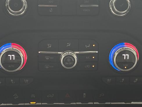 Used 2021 GMC Sierra 1500 SLT image 4