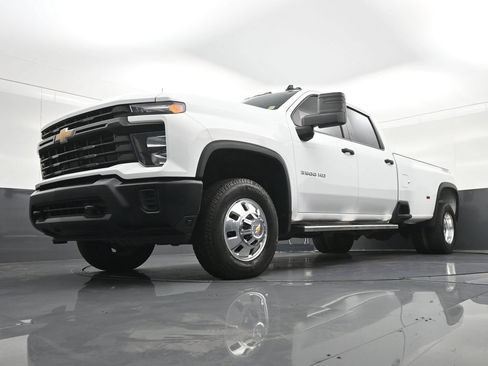 Used 2026 Chevrolet Silverado 3500 W/T AWD/4WD image 23