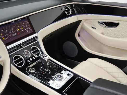 Used 2022 Bentley Continental GT AWD/4WD image 28