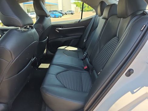 Used 2023 Toyota Camry SE FWD image 11