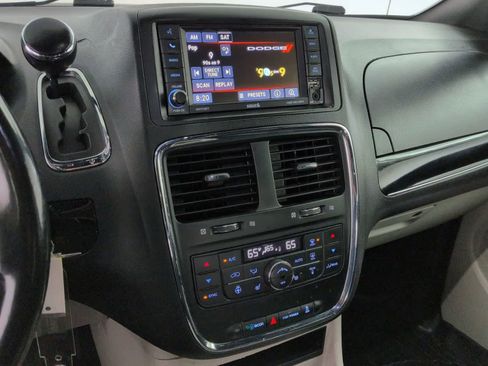 Used 2019 Dodge Grand Caravan SXT w/ Driver Convenience Group image 27