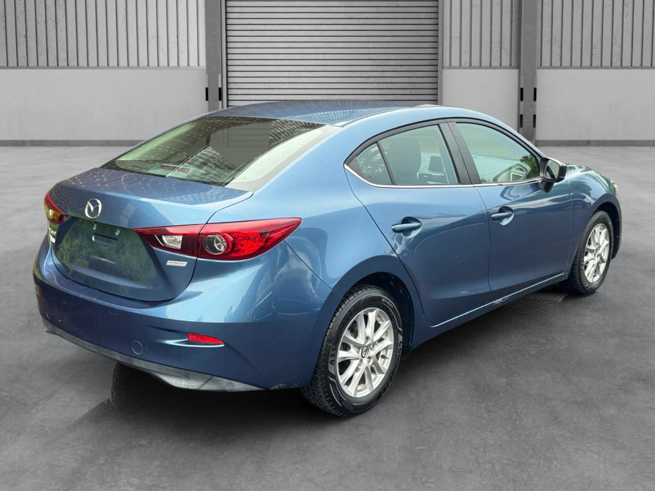 Used 2018 MAZDA MAZDA3 Sport w/ Preferred Equipment Package FWD image 33